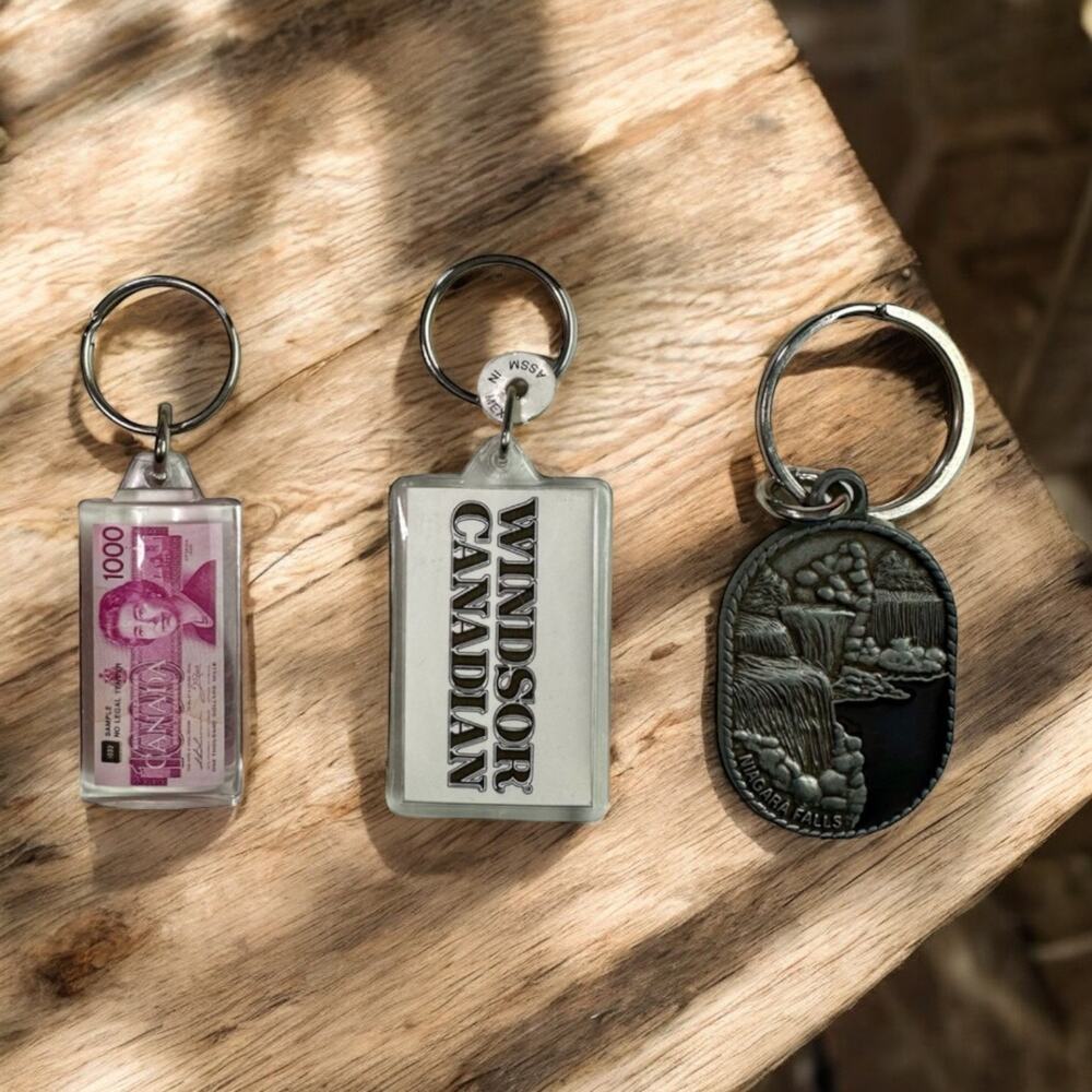 Set of 3 Canada Souvenir Plastic & Metal Keychains Niagara Falls Windsor Dollar
